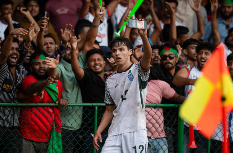 ފައިނަލުގެ ފުރަތަމަ ޖާގަ ބަންފްލަދޭޝުން ކަށަވަރު ކޮށްފި