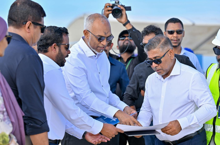 އަމާޒަކީ ގިރާވަރުފަޅު ތިން ހަފުތާ ތެރޭ ހިއްކާ ނިންމައި ގޯތި ހަވާލުކުރަން ފެށުން: މިނިސްޓަރު