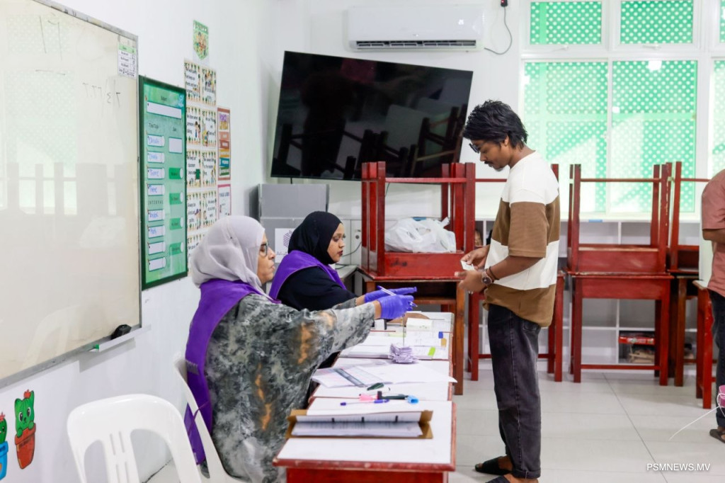 މިފަހަރު ވޯޓުލާ މީހުންގެ ނިސްބަތް %70 އަރާނެކަމަށް ބެލެވޭ: އީސީ
