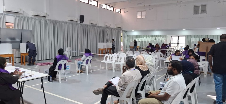 އެގާރަ ޖެހުމާއި ހަމައަށް 58819 މީހުން ވޯޓުލައިފި