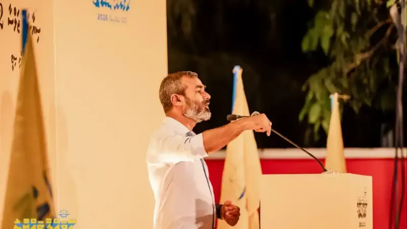 ކުޅުދުއްފުށީގެ އެއާރޕޯޓް ސަރަހައްދުގެ ގޯތިތައް އިމާރާތްކުރުމަށް ދިމާވެފައިވާ މައްސަލައަށް ރިލޮކޭޝަން ޕްލޭނެއް އެކުލަވާލާނަން: ރޯޒޭ