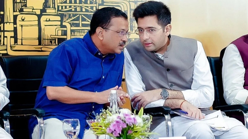 ޕަރިނީތީގެ ފިރިމީހާ ރާގަވްއަށް މަޖިލީހުގައި ވާހަކަ ދެއްކުމަށް ދެމުން އައި ފުރުސަތު ބަންދުކޮށްފި