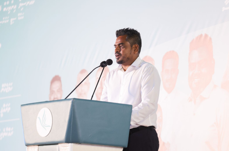 އައްޑޫ ސިޓީ ކައުންސިލަކީ ސިޔާސީ ނުފޫޒުން އެއްކިބާވެފައިވާ އިހުތިރާމް ލިބިގެންވާ މުއައްސަސާއަކަށް ވާންޖެހޭ: މުޝްރިފް