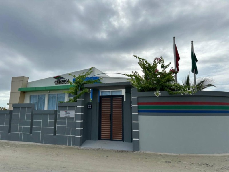 ފީއަލީގެ ފެނަކައިގެ މުވައްޒަފަކު އައިޑީކާޑު ދިނުމަށް ދެކޮޅު ހެދުމުން ވަޒީފާއިން ކަނޑާލާނެ ކަމުގެ އިންޒާރު ދީފި