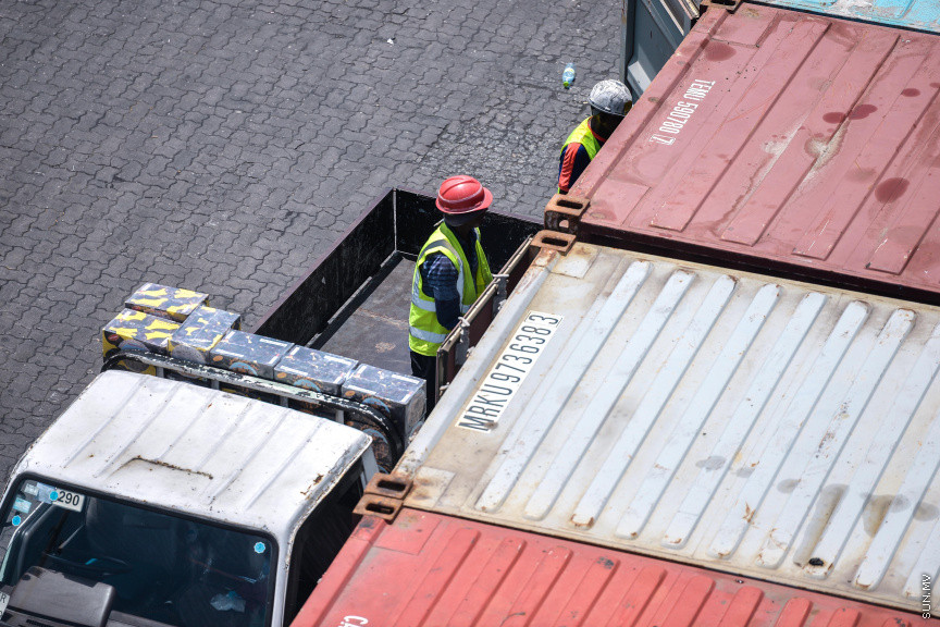 މާލެ ޕޯޓުން މުދާ ހުސްކުރުމުގައި ގިނަ ދުވަސްވަނީ! ކޮލޮމްބޯ ޕޯޓުގައި އެތައް ކޮންޓެއިނަރެއް ރާއްޖެ ނުފޮނުވިފައި