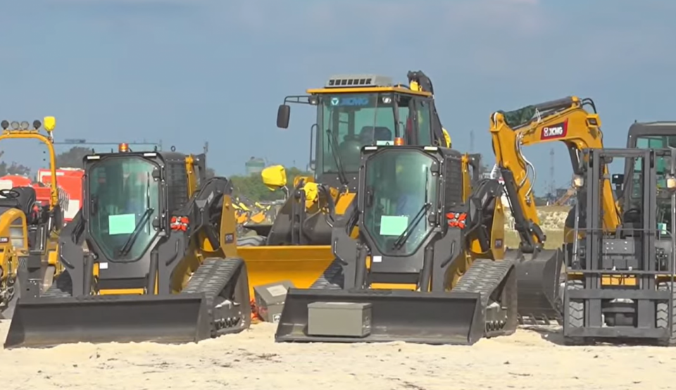 މަޝްރޫއުތައް ހަލުއިކުރުމަށް ގިނަ އަދަދެއްގެ މެޝިނަރީ ގެނެސްފި