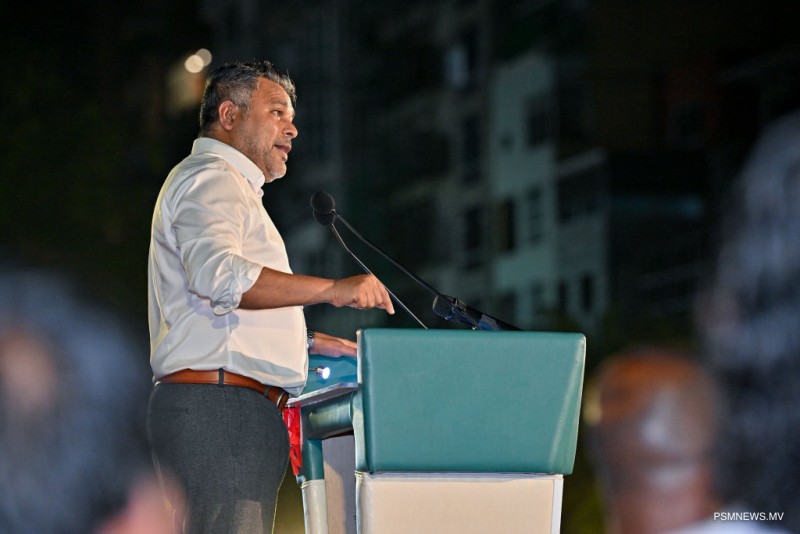 "ރައީސް ދެއްކެވީ ޑިމޮކްރަސީގެ ރިވެތި ނަމޫނާއެއް"