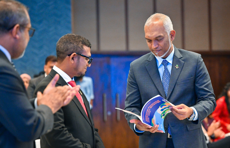 ސުކޫކު ދެއްކުމުގައި ބޭންކުތަކަށް ޑޮލަރު މާރުކުރަން ފެށުމުގެ ދައުރު ބޮޑު: އެމްއެމްއޭ