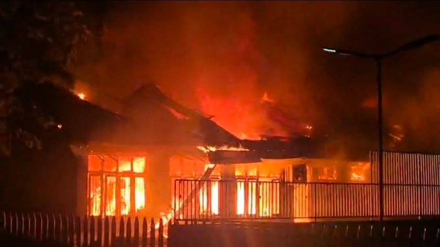 ވިލިނގިލީގައި ހުންނަ އަތޮޅު ތައުލީމީ މަރުކަޒުގެ ސްޓާފްރޫމުތަކުގައި ވަރަށް ބޮޑަށް އަލިފާން ރޯވެއްޖެ