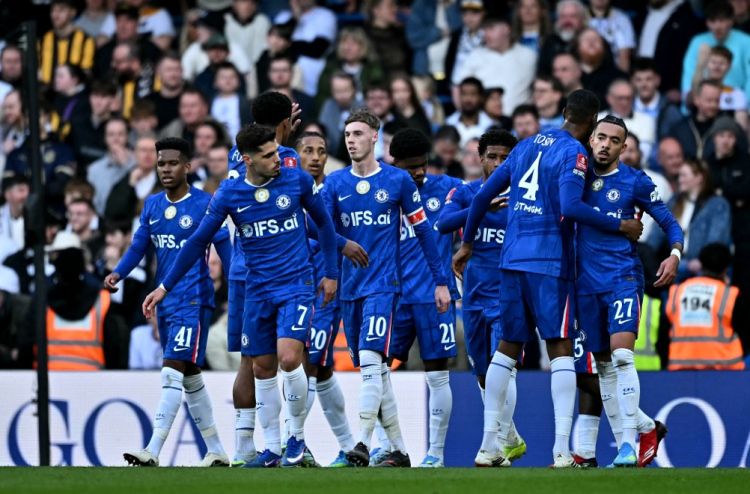 އެފްއޭ ކަޕްގައި 100 އަހަރުވީ ރެކޯޑެއް މުގުރާލައިފައި ޗެލްސީ ސެމީ އަށް