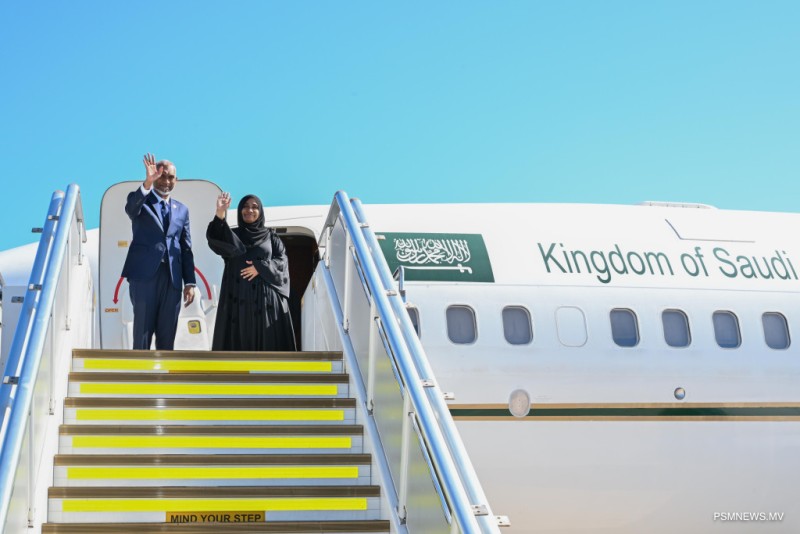 ޢުމްރާގެ އަޅުކަން އަދާކުރެއްވުމަށް، ރައީސްގެ ދެކަނބަލުން ސަޢޫދީއަށް