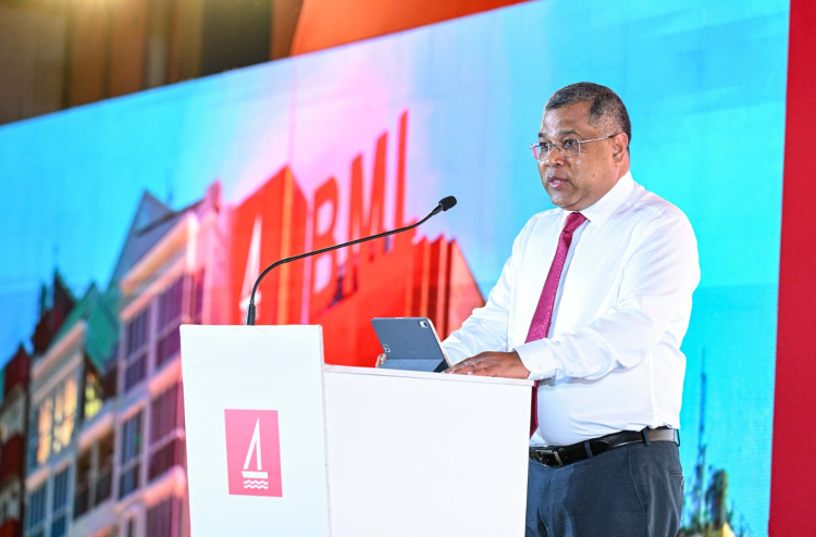 2024 އާ އަޅާ ބަލާއިރު މިދިޔަ އަހަރު ޓީޓިގެ މުއާމަލަތްތަކަށް ބީއެމްއެލްއިން ހަތަރު ގުނަ ޑޮލަރު ވިއްކިން: ޝަރީފް