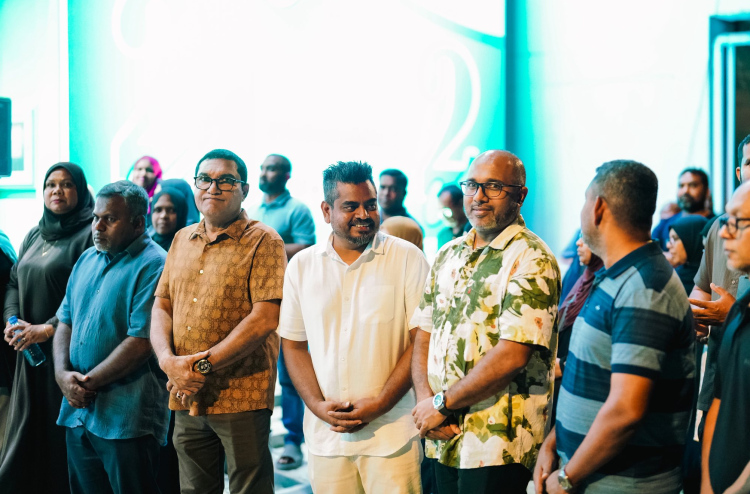 ސިޔާސީ މައިދާނަށް އާ ޖީލެއް ގެނައުމަށް ރައްޔިތުން ބޭނުންވޭ، މަޝްހޫރު ކަމަށް ވުރެ ގާބިލްކަން މުހިންމު: މުޝްރިފް