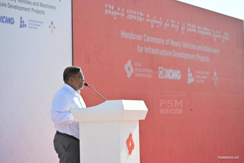 "މެޝިނަރީސްތަކާއެކު ގޮންޖެހުންތައް ހައްލުވެ، ތަރައްޤީގެ ދުވެލި އަވަސްކުރެވޭނެ"