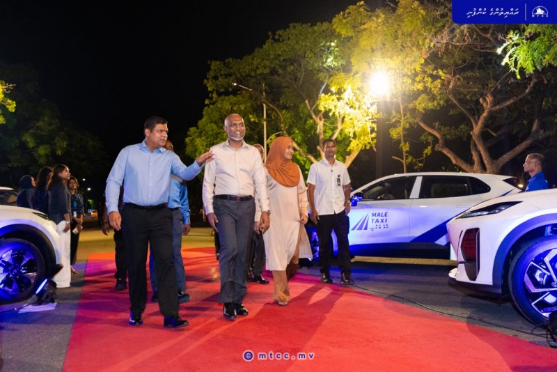 މާލޭގައި ފެށި ފެންވަރުގައި މިއަހަރު އައްޑޫގައި ވެސް ސަރުކާރު ޓެކްސީގެ ޚިދުމަތް ފަށާނަން: އަމީން