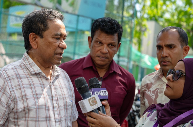 މިއީ ސިޔާސީ ކުރިމަގު ބައްޓަންކުރާ ކަމަކަށް ވާތީ މަޖުބޫރު ވޯޓަކަށް ހަދައިދޭން ޔާމީން އެދިވަޑައިގެންފި