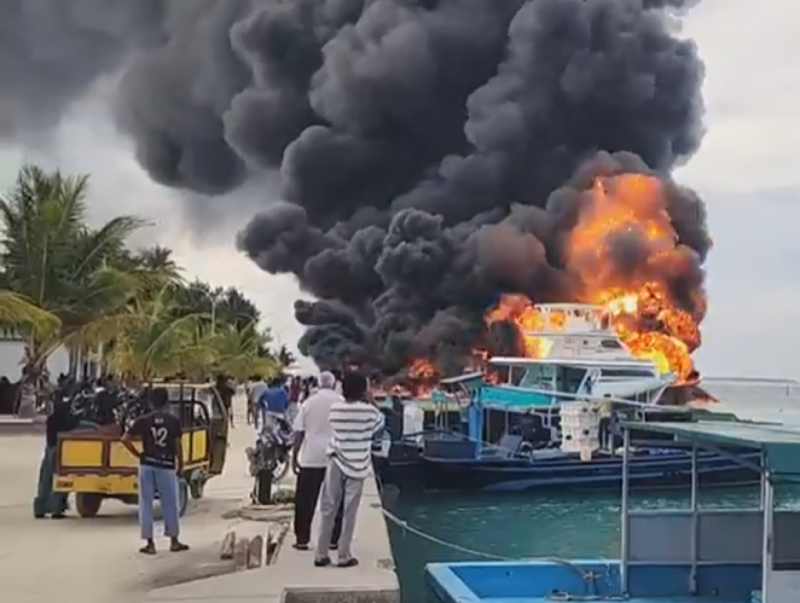 ފީއަލީ ހާދިސާ: ހަތަރު ދޯންޏާއި އައިސްޕްލާންޓުގައި ރޯވެ، މީހަކު ވަރަށް ބޮޑަށް ފިހިގެން ފަރުވާދެނީ