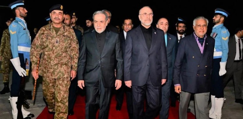 އެމެރިކާއާއި އީރާނުގެ ވާހަކަތައް މެދުވެރިއަކާ ނުލައި ސީދާ ގޮތެއްގައި ގެންދެވޭތޯ ޕާކިސްތާން މަސައްކަތް ކުރަނީ