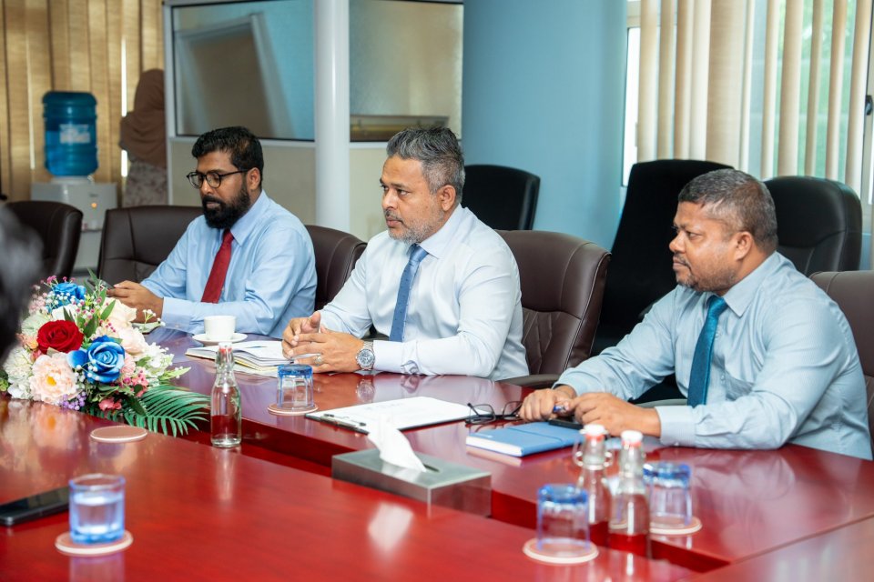 މަސްވެރިކަމުގެ ސިނާއަތަށް ދިމާވާ ދަތިތަކާއި ގުޅޭގޮތުން މަޝްވަރާކޮށްފި