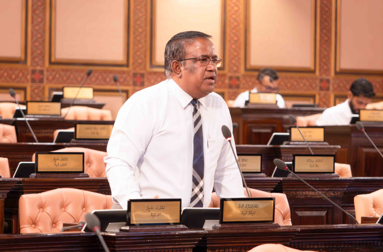 އިންތިހާބުތަކުން ބަލިވެފައި އޮއްވައި ޕާޓީ ނަގާ ކޮޅަށް ޖެހީ އަޅުގަނޑު، މިއަދު އެ ކުރާ ކަމަކީ އެމްޑީޕީ ކަތިލުން: ގަޕޯ