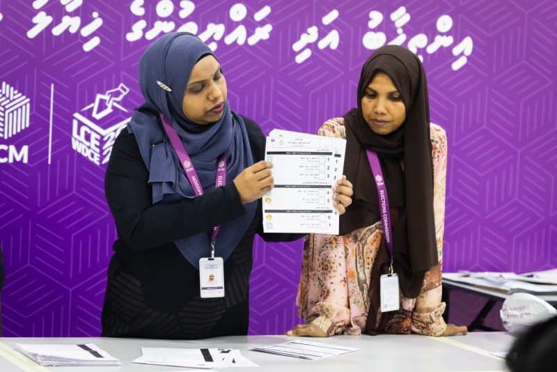 މައްސަލަ ޖެހުނު މީދޫ ކައުންސިލް ރައީސްގެ ވޯޓު އަލުން ގުނައިފި، 1 ވޯޓުގެ ތަފާތުން ކާމިޔާބުކުރި އެމްޑީއޭގެ ކެންޑިޑޭޓް