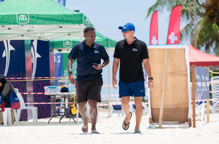 ފޯނުކޯލަކުން ފެށުނު މަޝްވަރާ: އޯޝަންމޭންގެ އެންމެ ހިތްގައިމު މަންޒިލަށް