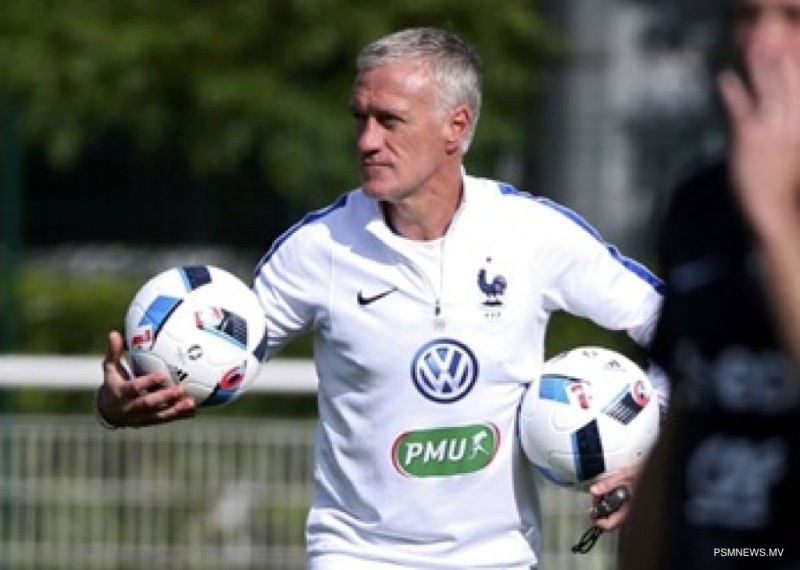 ރެއާލް ކޯޗަކަށް ޑެޝޯން ގެނައުމަށް ވިސްނަނީ