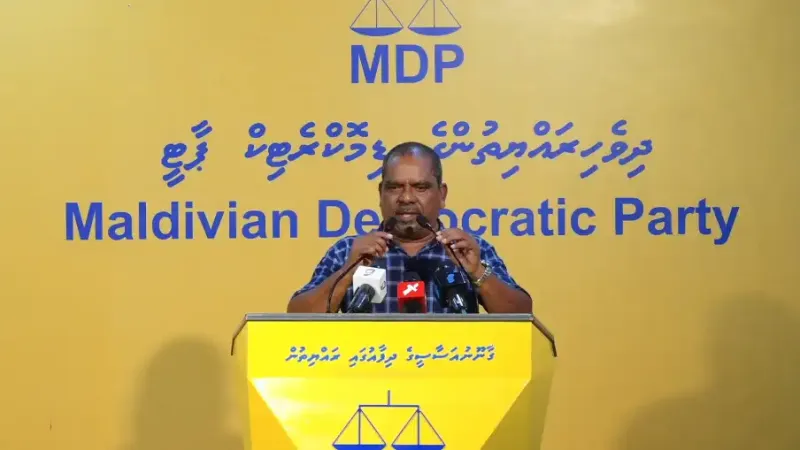 ދަގަނޑު ކެނޑޭނީ ދަގަނޑުން، އިށީންދެ ތިބެގެން ރައީސް މުއިއްޒު ބަލި ނުކުރެވޭނެ: ޝާތިރު