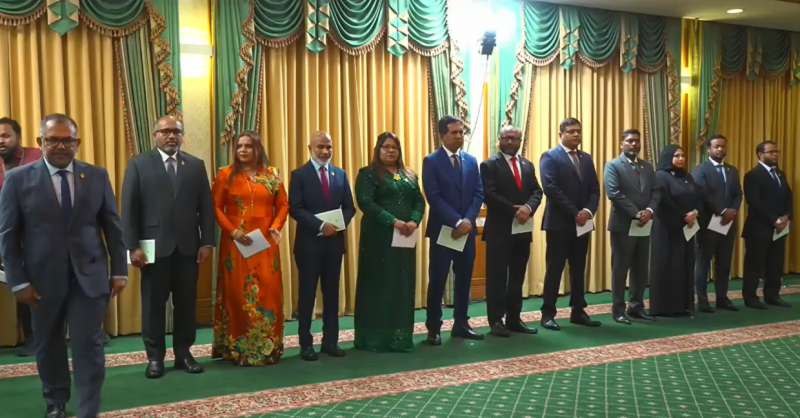 އާ ވަޒީރުން ހުވާކުރައްވައިފި: ފޮރިން މިނިސްޓަރަކަށް އިރުތިޝާމް، ސަގާފަތާ ބެހޭ މިނިސްޓަރަކަށް ހީނާ