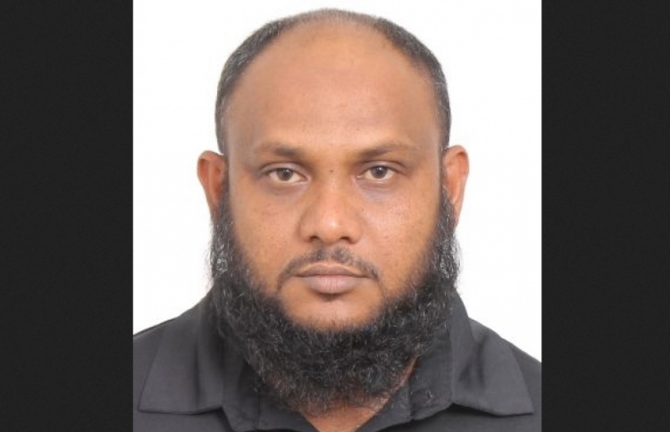 އައްމަޓީގެ މައްޗަށް ކުށް ސާބިތުނުވި މައްސަލަ އިސްތިއުނާފުކޮށް، ޕާސްޕޯޓު ހިފަހައްޓައިފި