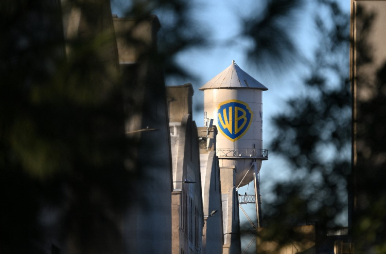 ވޯނާ ބްރޯސް އާއި ޕެރަމައުންޓް އެއްކޮށްލުމާ ހޮލީވުޑް ދެކޮޅު!