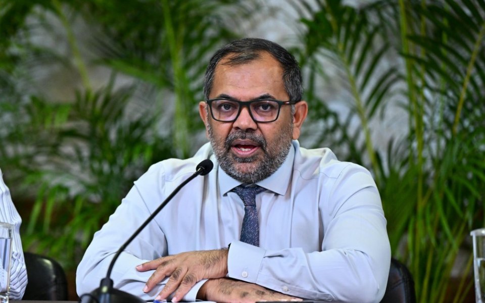 ސާފުކުރި ތެލުގެ އަގު އެހާ އަވަހަށް ދަށް ނުވެދާނެ: ޒަމީރު