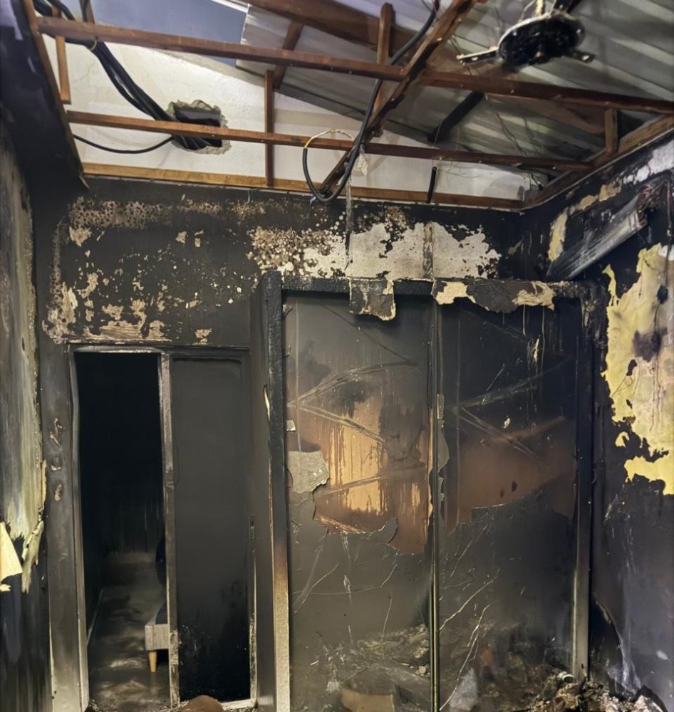 ހުރާގެ ގެއެއްގައި ރޯވެ، ބޭނުން ނުކުރެވޭ ވަރަށް އަނދައިފި