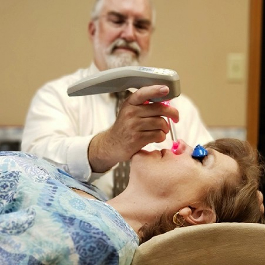 ޓްރައިޖެމިނަލް ނިއުރަލްޖިއާ: އިންޒާރަކާ ނުލައި އިހުސާސްވާ ތަދު