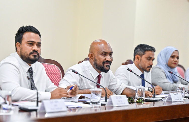 ކޮަރަޕްޝަނާ ދެކޮޅަށް "މަސައްކަތް ނުކުރެވޭތީ" އޭސީސީގެ މެމްބަރުންނާ ބައްދަލުކުރަން އެމްޑީޕީން އެދިއްޖެ