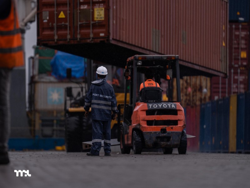 ލަންކާގައި ތާށިވެފައި ހުރި ކޮންޓެއިނަރުގެ އަދަދު 4،000އިން 1،741އަށް ދަށްކުރެވިއްޖެ: ސައީދު