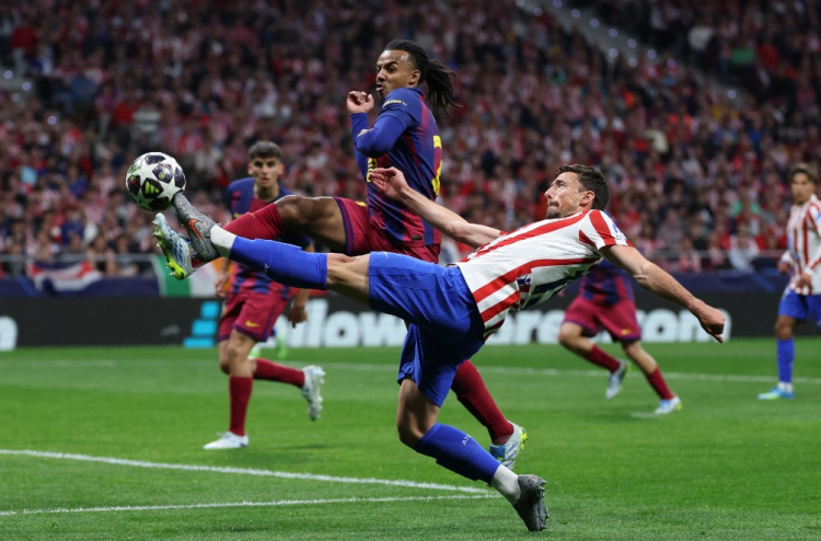 ބާސާ ގޮސްދާނެހެން ހީވި، އެކަމަކު ސެމީއަށް ދިޔައީ އެތުލެޓިކޯ