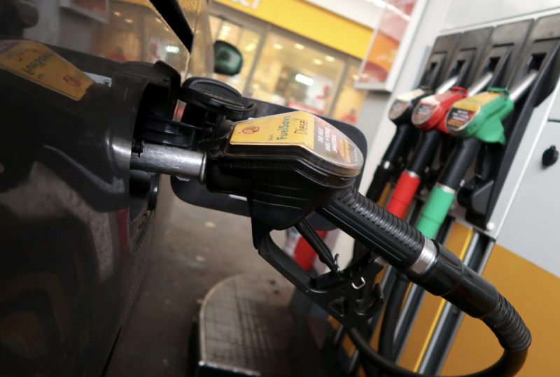 ހަނގުރާމައިގެ ސަބަބުން ޖަރުމަނުގައި ޕެޓްރޯލާއި ޑީސަލްގެ ޓެކްސް ދެ މަހަށް ކުޑަކުރަން ނިންމައިފި