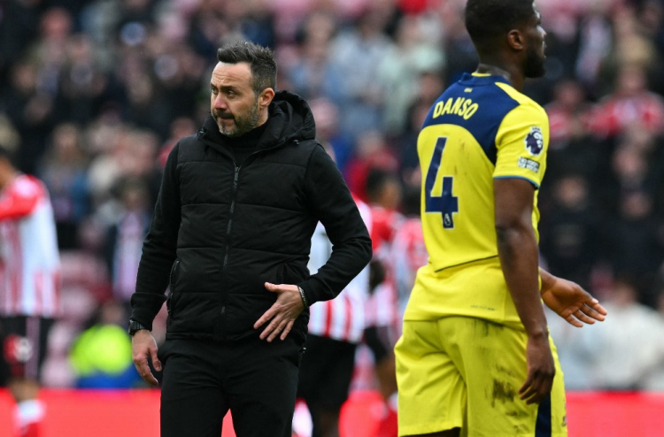 އާ ކޯޗާ އެކު ފުރަތަމަ މެޗުން ބަލިވެ، ޓޮޓެންހަމް ރެލިގޭޝަން ޒޯނުގައި ތާށިވެއްޖެ