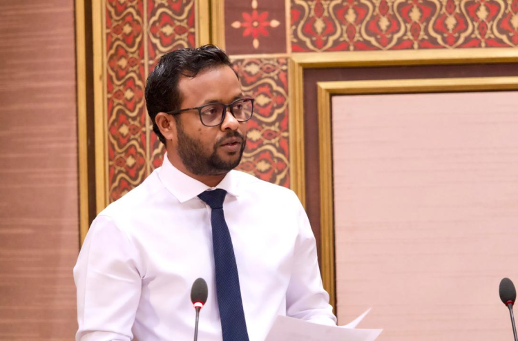 ހިލަ ނުލިބޭތީ ގިނަ މަސައްކަތްތައް ކުރިއަކަށް ނުދޭ: މުއްތަލިބު