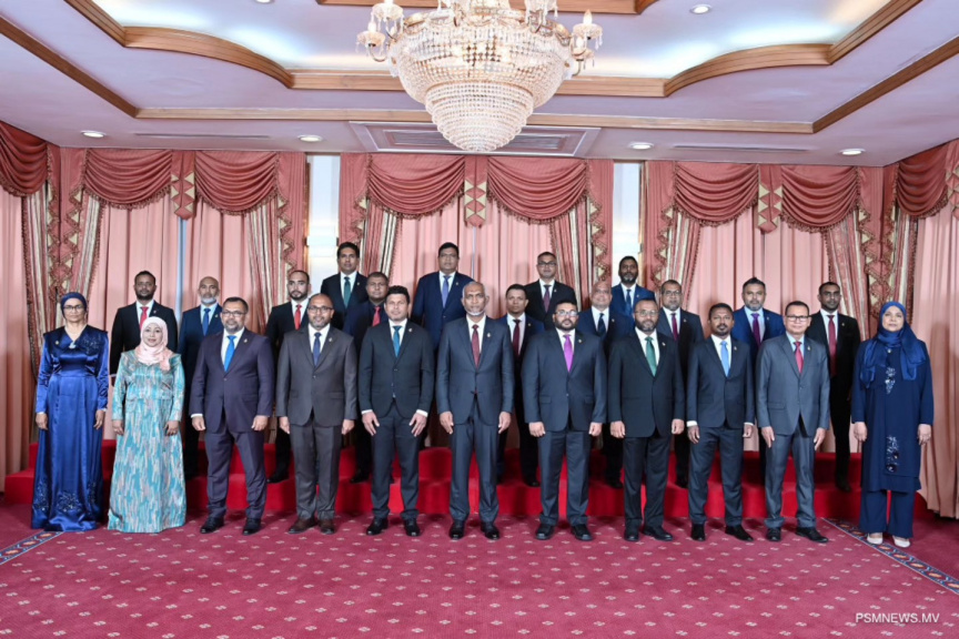 ދައުރުގެ މެދުތެރެއިން އައި ބޮޑު ބަދަލު: އާ ކެބިނެޓްގައި ސިޔާސީ ހަކަތަ ހުރީ ކިހާވަރަކަށް؟