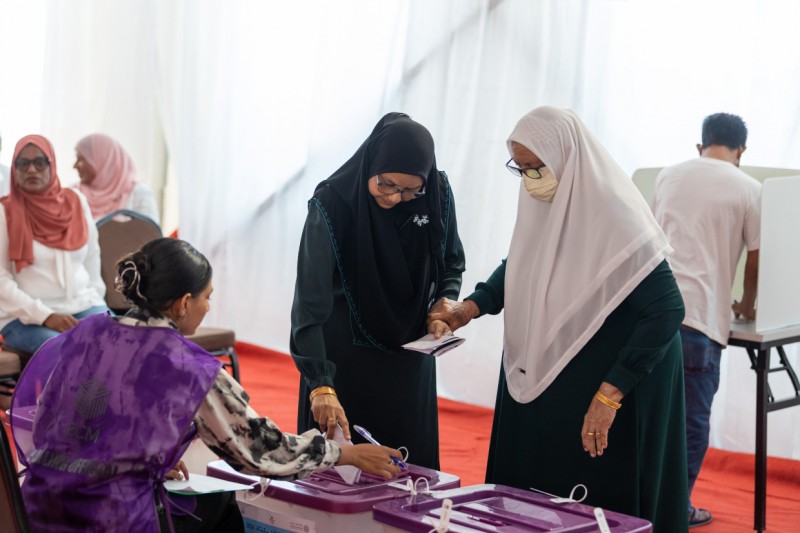 މެންދުރު ދެއަކާ ހަމައަށް 55 އިންސައްތަ މީހުން ވޯޓުލައިފި