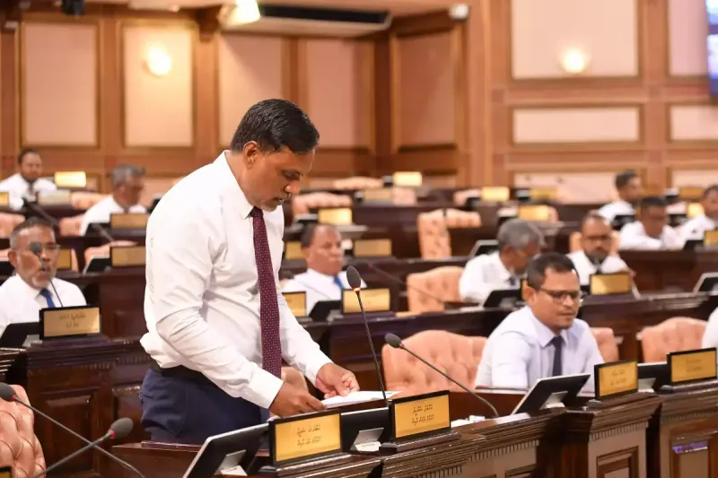 ކުއްލިގޮތަކަށް ގިނަ އަދަދެއްގެ ބަޔަކު ވަޒީފާތަކުން ވަކިކުރާ ކަމަށް ބުނާ ކުއްލި މައްސަލަ ބޭރު ކޮށްލައިފި