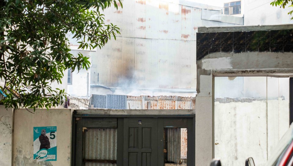 އޯކިޑް މަގުގައި ހުރި ގެއެއްގައި އަލިފާނުގެ ހާދިސާއެއް