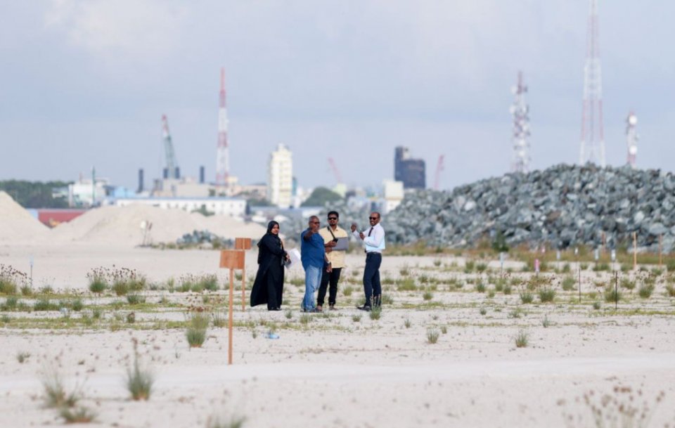 ގުޅީފަޅުން ގޯތި މިހާތަނަށް 160 އަށްވުރެ ގިނަ ބިން ހަވާލުކޮށްފި