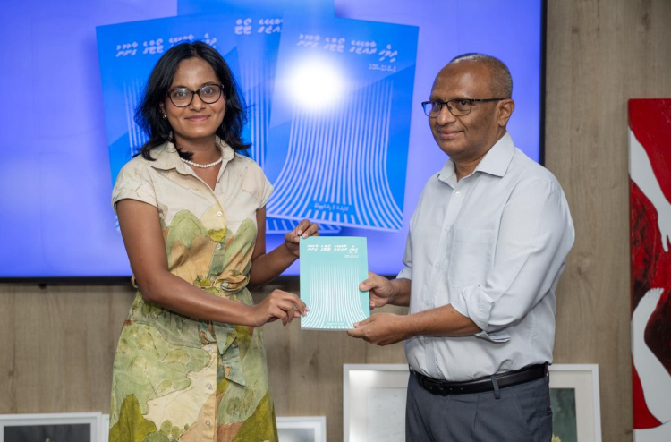 ސުއޫދު ލިޔުއްވި ޓޯޓްގެ ގާނޫނާބެހޭ ފޮތް ނެރެފި