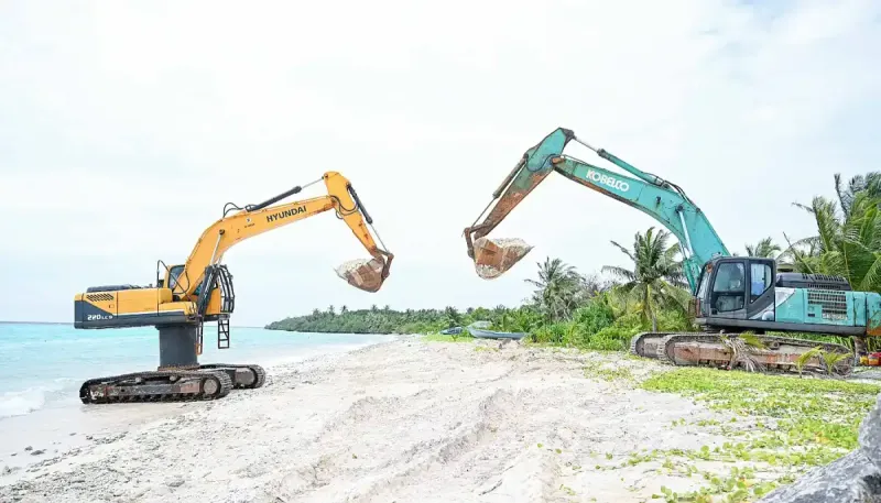 މިލަންދޫ އެއާޕޯޓަށް ބޭނުންވާ ބިން ހިއްކުމުގެ މަސައްކަތް މިމަހުގެ 3 ވަނަ ދުވަހު ފަށައި، 6 ވަނަ ދުވަހު ހުއްޓާލައިފި