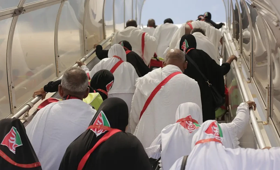 އުމްރާއަށް ދިޔުމަށް އައްޑޫން ސީދާ މައްކާ އަށް ދަތުރެއް ބާއްވަނީ