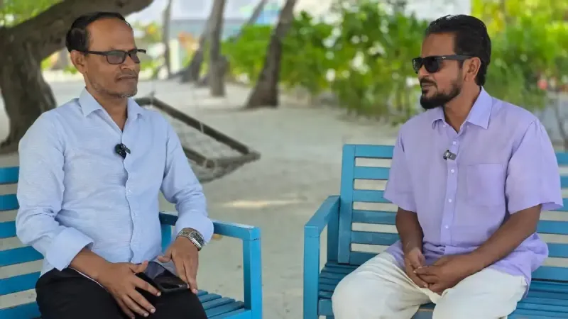 ހޯރަފުށީގެ ތަރައްގީ އޮތީ ވަރަށް ނިކަމެތި ހާލަތެއްގައި، 12.5 މިލިއަން ރުފިޔާގެ ބޮޓްލިން ޕްލާންޓު ވެސް ދަބަރަށްވެ ގެއްލިގެން ދިއުމުގެ ބިރުއެބައޮތް: ވަހީދު