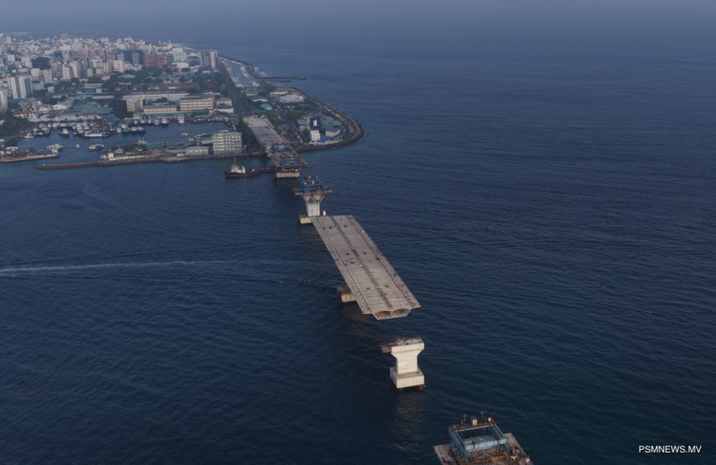 ކޮންޓްރެކްޓަރު އެދިގެން ބުރިޖު ނިންމަން އަނެއްކާވެސް އިތުރު މުއްދަތެއް